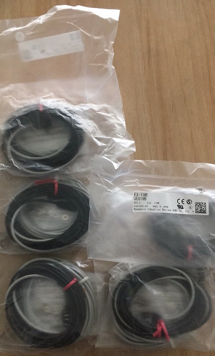 使用单位日本SUNX圆柱形光电开关CY-111VA